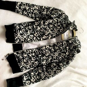 Lululemon Scuba Hoodie - 6 - black white floral